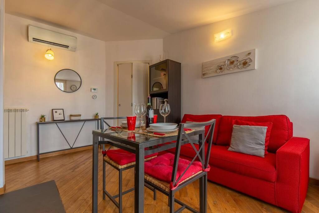 Unique & Strategic Flat, 50M From M4 Station Apartment Milan Luaran gambar