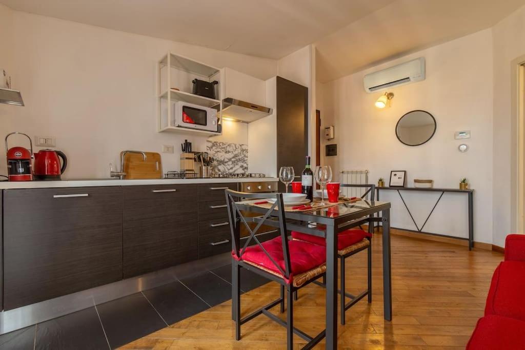 Unique & Strategic Flat, 50M From M4 Station Apartment Milan Luaran gambar